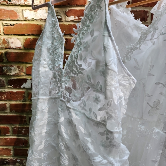 Beautiful Bridal gown. Plus size 3 X - Picture 11 of 16